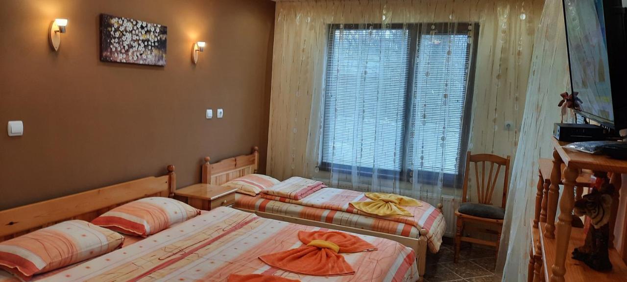 Guest House Lazar Raykov 리바리차 외부 사진