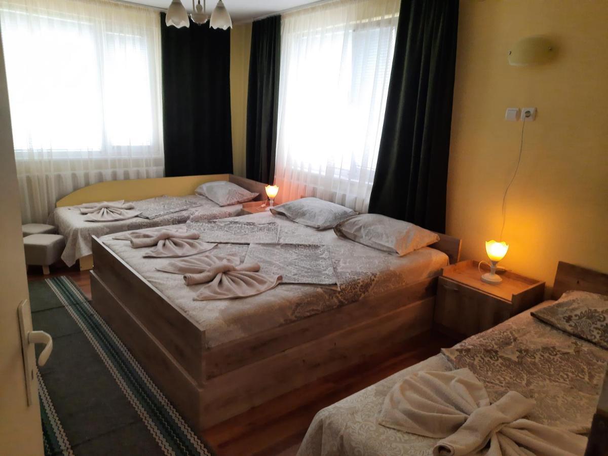 Guest House Lazar Raykov 리바리차 외부 사진