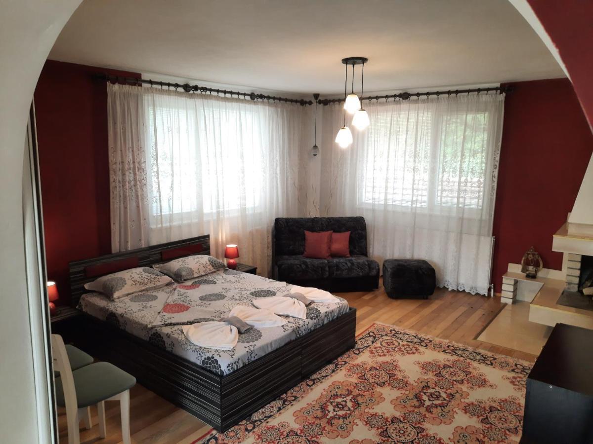 Guest House Lazar Raykov 리바리차 외부 사진