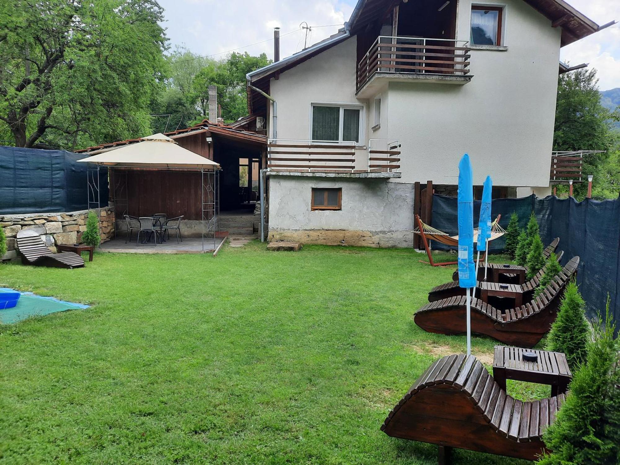 Guest House Lazar Raykov 리바리차 외부 사진