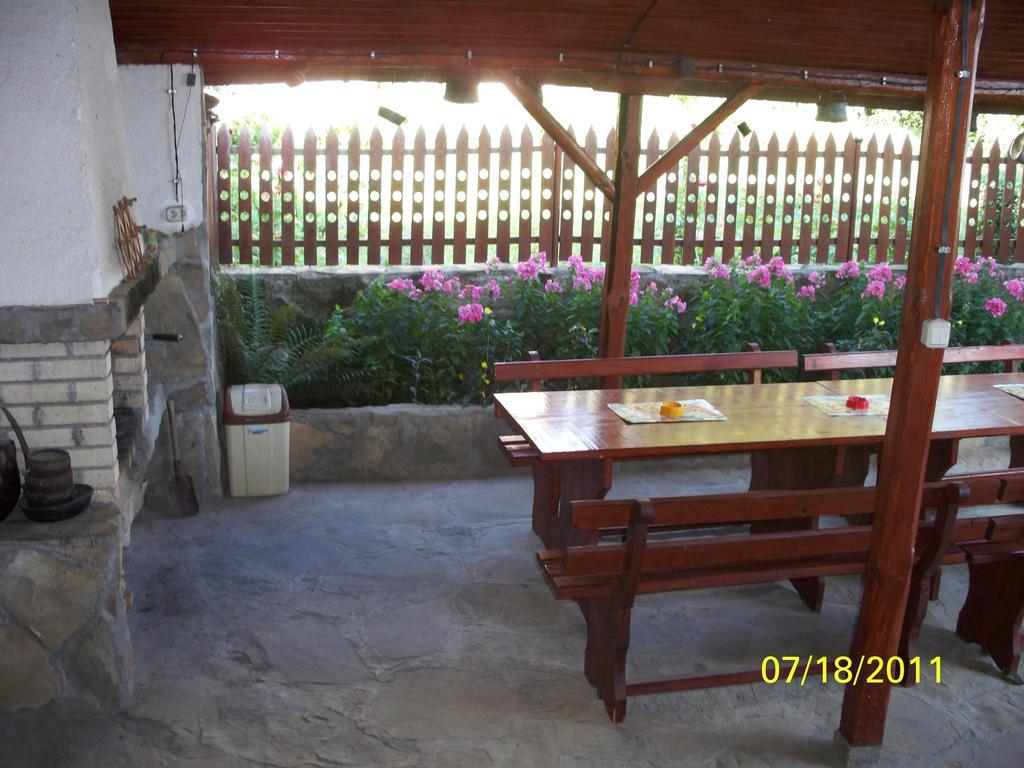Guest House Lazar Raykov 리바리차 외부 사진